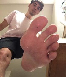 Under the boys feet 5c7359e5afddc.png