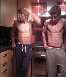 Boy friends 5c7594e12fb18.jpg