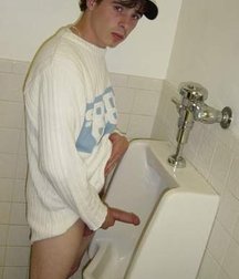 Boys pissing 3 5c7acd68eaf21.jpg