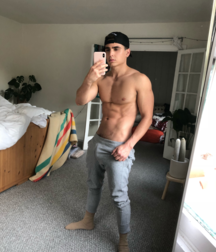 Twinks 37 5c7e97b389ead.png