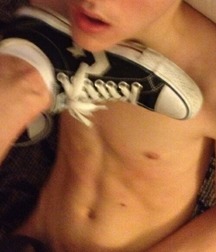 Smelly skater feet 5c7ed125c18cd.jpg