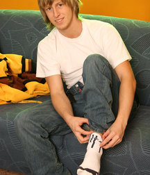 Dennis Reed 5c8004d2b8bf7.jpg