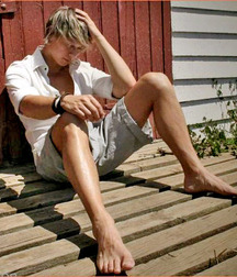 Barefoot twinks 5c86c64236976.jpg