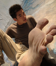 Fighter feet in face 5c87e89668d79.jpg