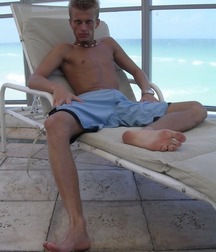 Twinks show their feet 5c87eb9769b0c.jpg