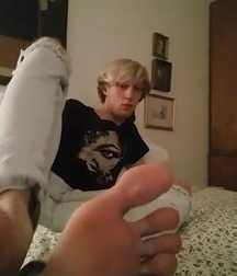 Blonde boy's power feet 5c881d174a031.jpg