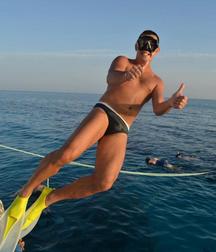 Surf and dive 5c898ec1648dc.jpg