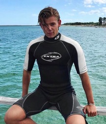 Surf and dive 5c898ee3033f6.jpg