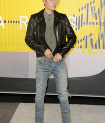 Boys and men in boots 5c8a868527135.jpg