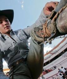 Boys and men in boots 5c8a868ca3ea6.jpg