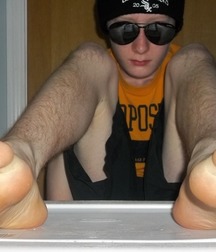 sweaty feet 2 5c8ba63d538ab.jpg