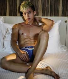 Nice hunks 5c8cc493116e4.jpg