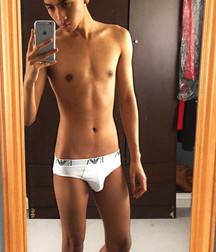 Guys in undies 5c8d759f3bab3.jpg