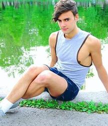 Boys in chucks 5c8d8f2bd27ee.jpg