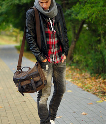 Boys in chucks 5c8d8f472e94b.jpg