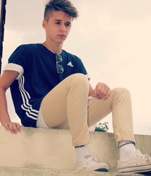 Boys in chucks 5c8d8f6c3ca3b.jpg