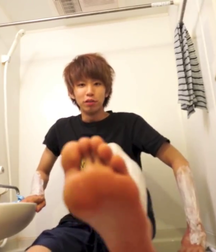 Japanese boys feet 5c8e4402a6083.png