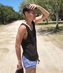 Tanktop guys 5c90c90cd4036.jpg