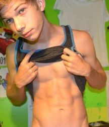 Tanktop guys 5c90c94052de9.jpg