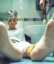 Alpha boys feet 2 5c910ed7ce6ea.jpg