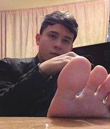 Alpha boys feet 4 5c91112cc62e4.jpg
