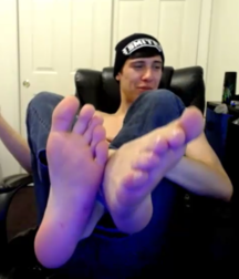Alpha boys feet 4 5c91113a3cd4e.png