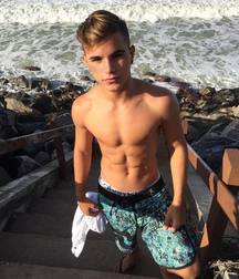 Beautiful boy bodies 5c9291835ba4f.jpg