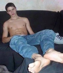 The Boys feet 3 5c96609c369c1.jpg