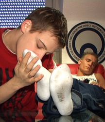 Delicious boy feet 5c990b3bb2e65.jpg