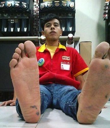 Delicious boy feet 5c990b6cefb9f.jpg
