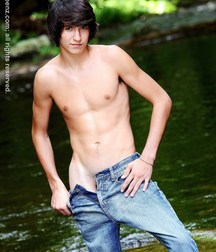 Model guys 5c994e2f33899.jpg