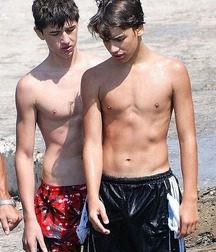 Twinks 54 5c9a72452f3e6.jpg