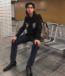 Boys and models in boots 5c9ba8cd7b64f.jpg