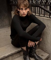 Boys and models in boots 5c9c05ea0d96f.jpg