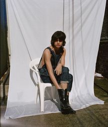 Boys and models in boots 5c9c05ebc5870.jpg