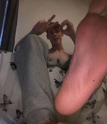 Boys dirty feet 5c9d282a7b80c.jpg