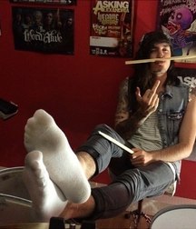 Boys dirty feet 5c9d2859e1fd8.jpg