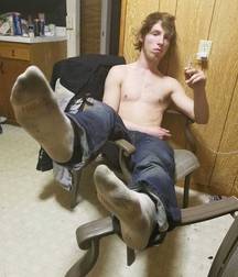 Boys dirty feet 5c9d286fec726.jpg