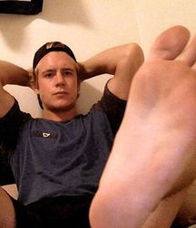 Boys dirty feet 5c9d287248002.jpg