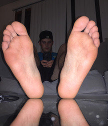 Dirty feet needs a tongue 5c9d28cfc0ff1.jpg