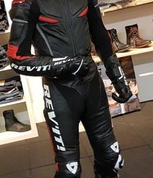 Guys in gear 2 5c9d5e0e9b1ae.jpg