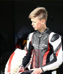 Guys in gear 2 5c9d5e4726603.jpg