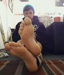 Dom boys wants your service 5c9d95528126a.jpg