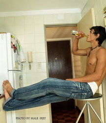 Boy feet 34 5c9e58347cb20.jpg