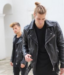 Guys lovin leather 5c9e5cb743bbe.jpg