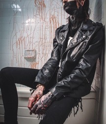 Guys lovin leather 5c9e5cc47a633.jpg
