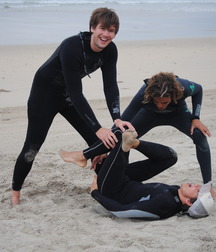 Surfers and divers 5c9e5d163dba3.jpg