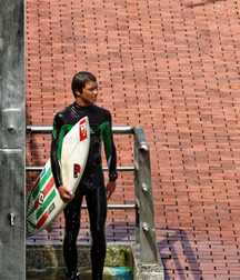 Surfers and divers 5c9e5d1bd7199.jpg