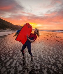 Surfers and divers 5c9e5d49dd9a8.jpg