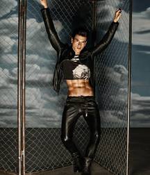 Guys lovin leather 2 5c9e5f32e208f.jpg
